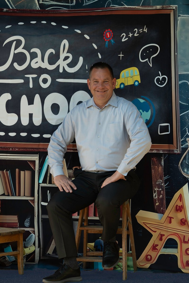 Kindergarten Ice Cream Social
📸 courtesy of Adam Wilmeth
Thank you for taking pics today, Adam!
I soooo appreciate you!
It was fun to do the assistant work.