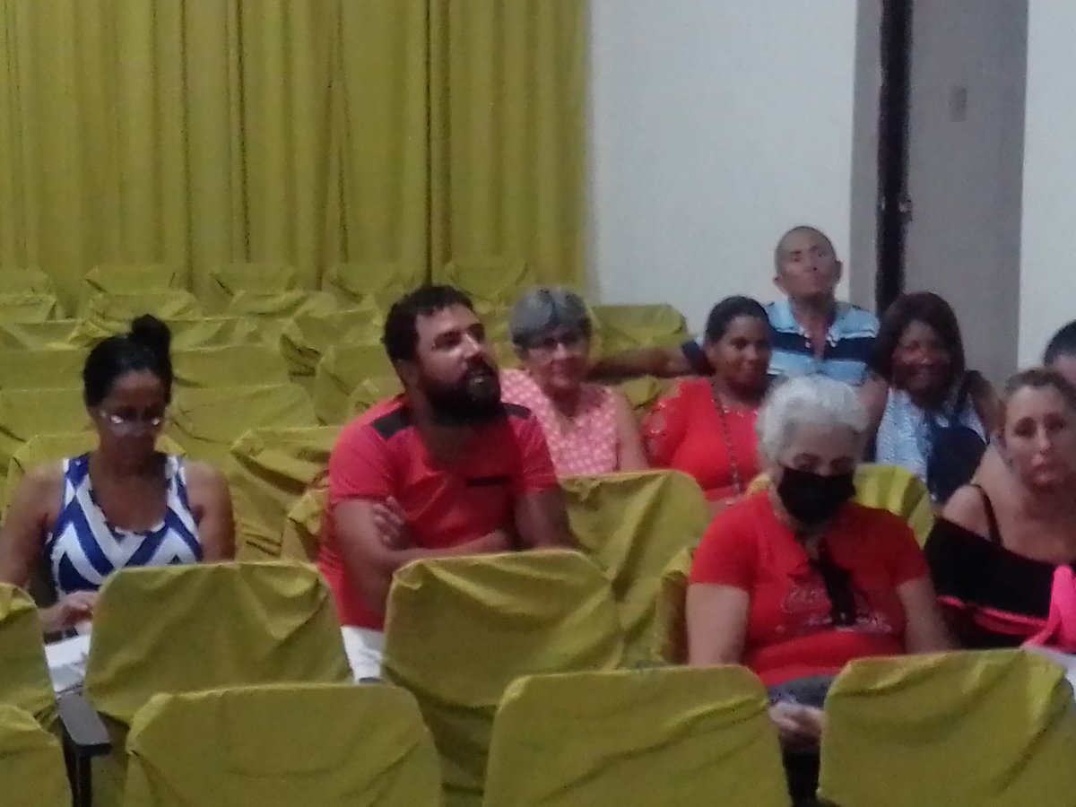 OsmaniGarcaDen1's tweet photo. Se realiza en #GuiraDeMelena preparación de delegado desde la EMPCC en materia de comunicación 
#ArtemisaJuntosSomosMás 
@GladysArtemisa 
@DianelysGonzl15 
@DiazCanelB 
@DrRobertoMOjeda 
@PerezJimen4241 
@JuanBertico 
@KarelLe69051742 
@taniacanohernan https://t.co/ey6ijqlc23