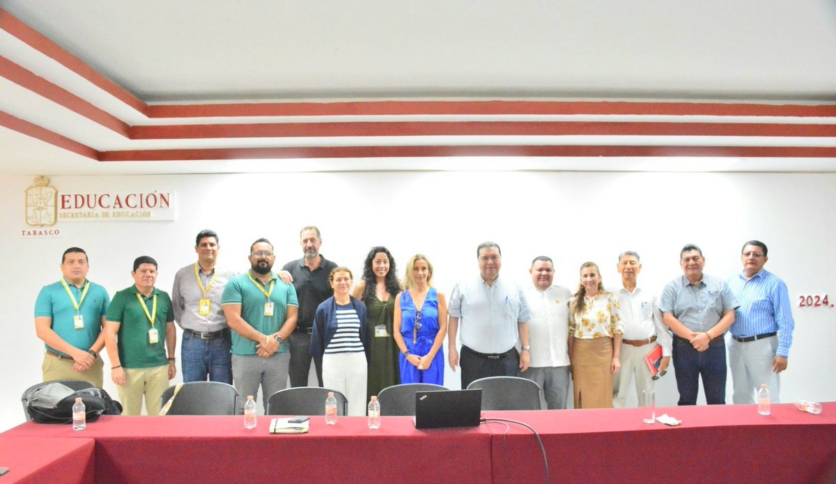 SETabasco's tweet photo. El titular de la SETAB, Luis Rodrigo Marín, sostuvo reunión de trabajo con integrantes de ENI México, quienes presentaron las iniciativas y los resultados obtenidos por las acciones en materia educativa que han emprendido, en la zona escolar 46, en el municipio de Cárdenas. https://t.co/paCbqd3bgF