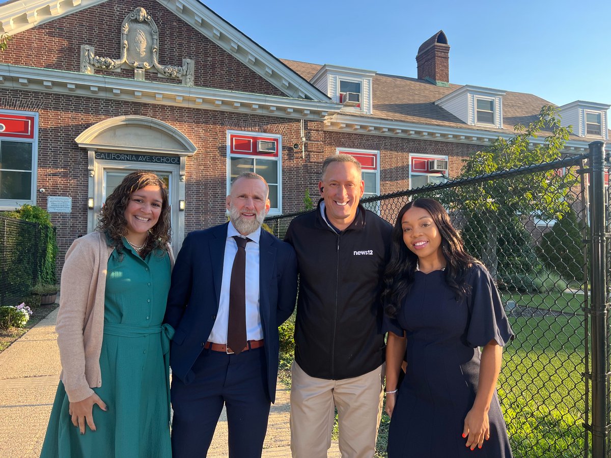 🎉📚 We celebrated an amazing first day back at California Avenue School with <a href="/News12LI/">News12LI</a>, welcoming our scholars, teachers, and staff! Together, we’re ready to embark on a wonderful school year! 🌟 #BackToSchool <a href="/UniondaleUFSD/">UUFSD District</a>