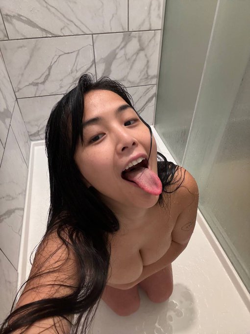 F*CK IT sending my full ? to everyone who says ‘hi’ https://t.co/38zo0Apkna