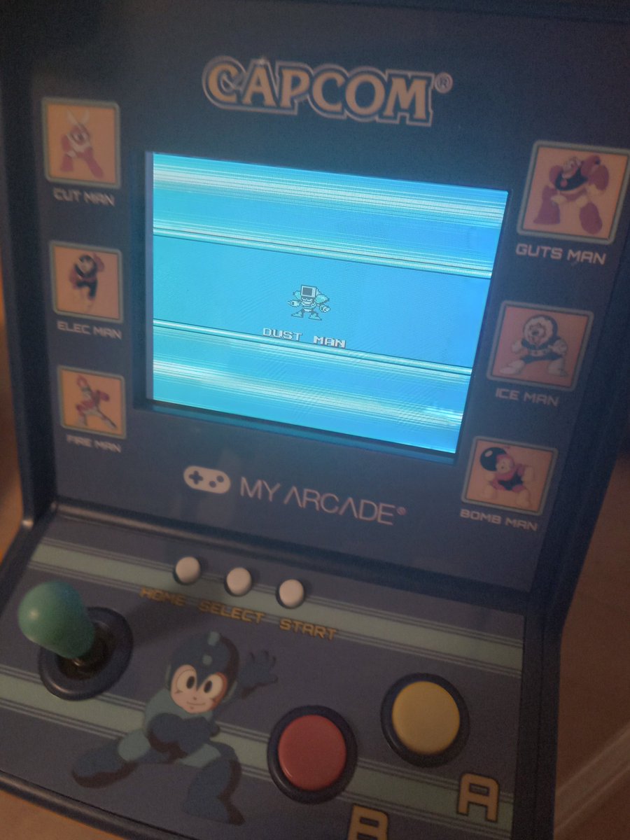 Lgamer02090's tweet photo. #DustDirecto
Hola señor Dust, ayer fue mi cumple y le quería mostrar el asombroso regalos que me dieron. (tiene los 6 primeros megaman de la NES)

Pd: Me regala un VIEJAS 🙃? https://t.co/VYCnuHYUPE