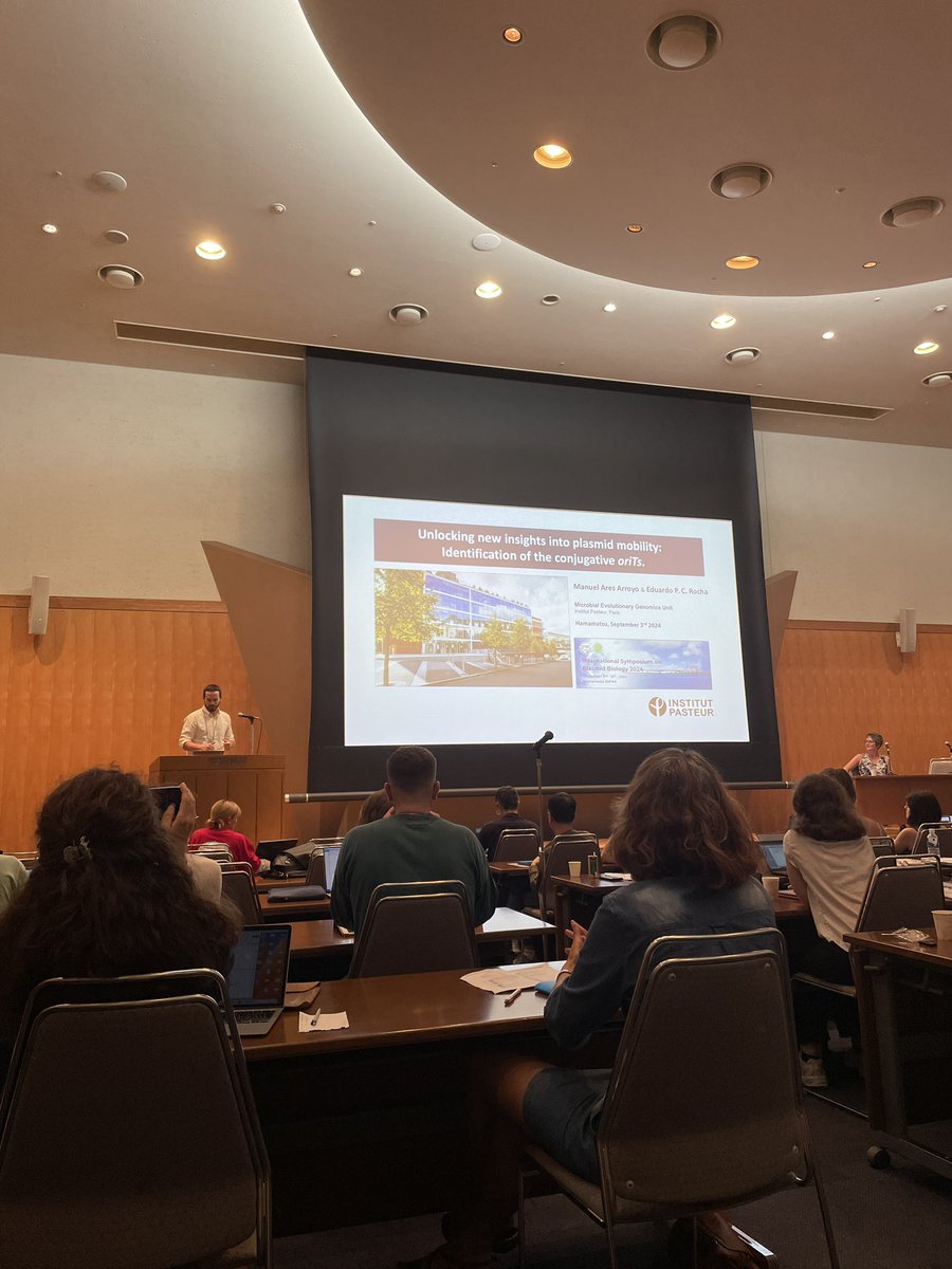 What an amazing second day at #ISPB24! 🔥🇯🇵Incredible talks, especially proud of <a href="/paula_micro/">Paula Ramiro</a> and <a href="/BioNacho/">Ignacio (Nacho) de Quinto</a> ✨
Looking forward to this third day👀 
<a href="/PlasmidSociety/">International Society for Plasmid Biology (ISPB)</a>