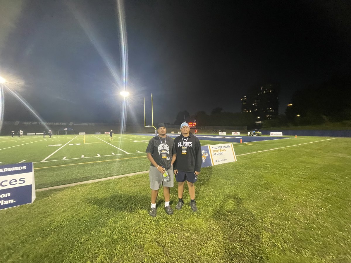 CarlFaria_25's tweet photo. Thank you @ShoWill33 for inviting to a game day visit to watch @ubctbirds. It was truly a beautiful atmosphere and very motivating crowd. The university of British Columbia is truly just a beautiful campus and has some beautiful views. https://t.co/Ra4utErXoL