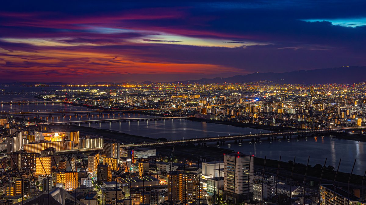 I'm prepping a brand new photo gallery web site with all new works I've been doing over the past few years!

This is a photo from Osaka, Japan.

<a href="/GoonPNW/">Albie 📷</a>, you're still getting murderedededed for this :P