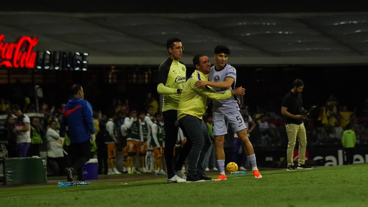 tudimebeto's tweet photo. Solo le puedes dar like y RT si no has dejado de confiar en André Jardine🥹💛 https://t.co/PGz8qCCtow