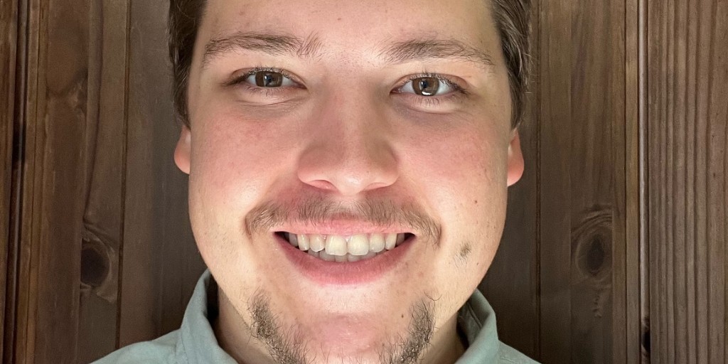 frccedu's tweet photo. After working in the food industry, FRCC student Duncan Fletcher was ready for a new career. π§ π
Read how he's retraining in the #automotive field while getting paid to launch his new career:
https://t.co/8acuYEkIVP
#apprenticeship #WkDevMonth #CareerConnected https://t.co/bZ79HRtNDy