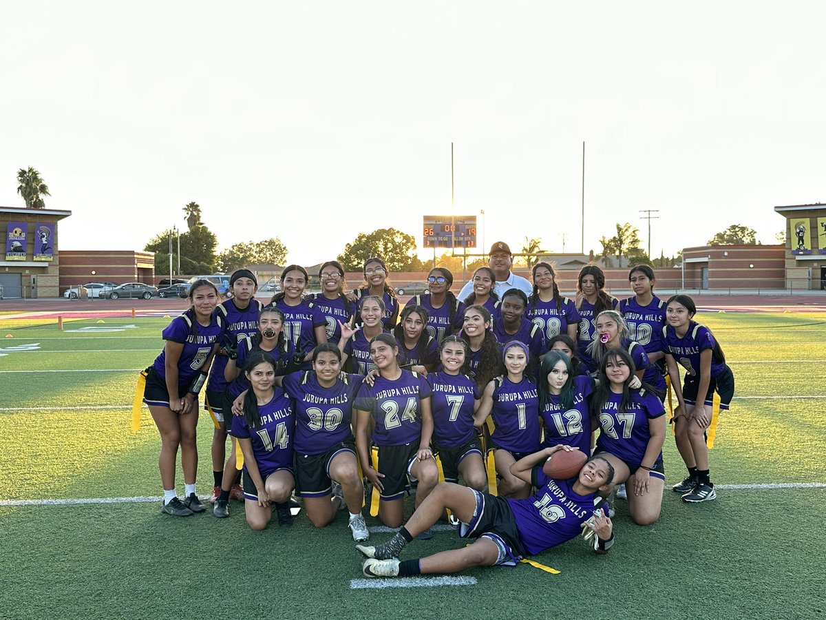 jhillshs's tweet photo. Girls 🏈 with the 26-19 win in OT against Kaiser High. https://t.co/vYqupt1xWC