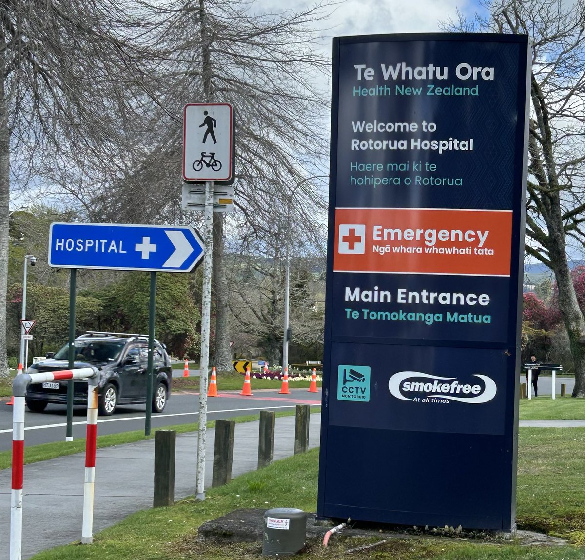 jimmysnan1's tweet image. Te Reo 1st on hospital sign here in Rotorua. A big UP YOU to the CoC. I challenge anyone who says they don’t know there’s a hospital here. Shall be see how long it takes someone to be offended?
