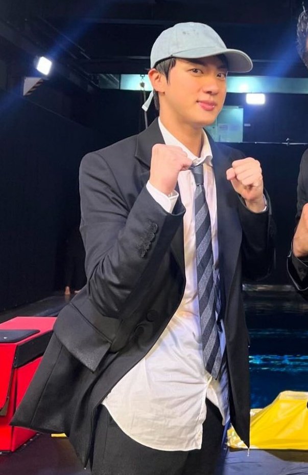 ‘The Astronaut’ by #JIN has gained a total of +833,024 (+84,532) streams on Spotify in the last 24 hours !!