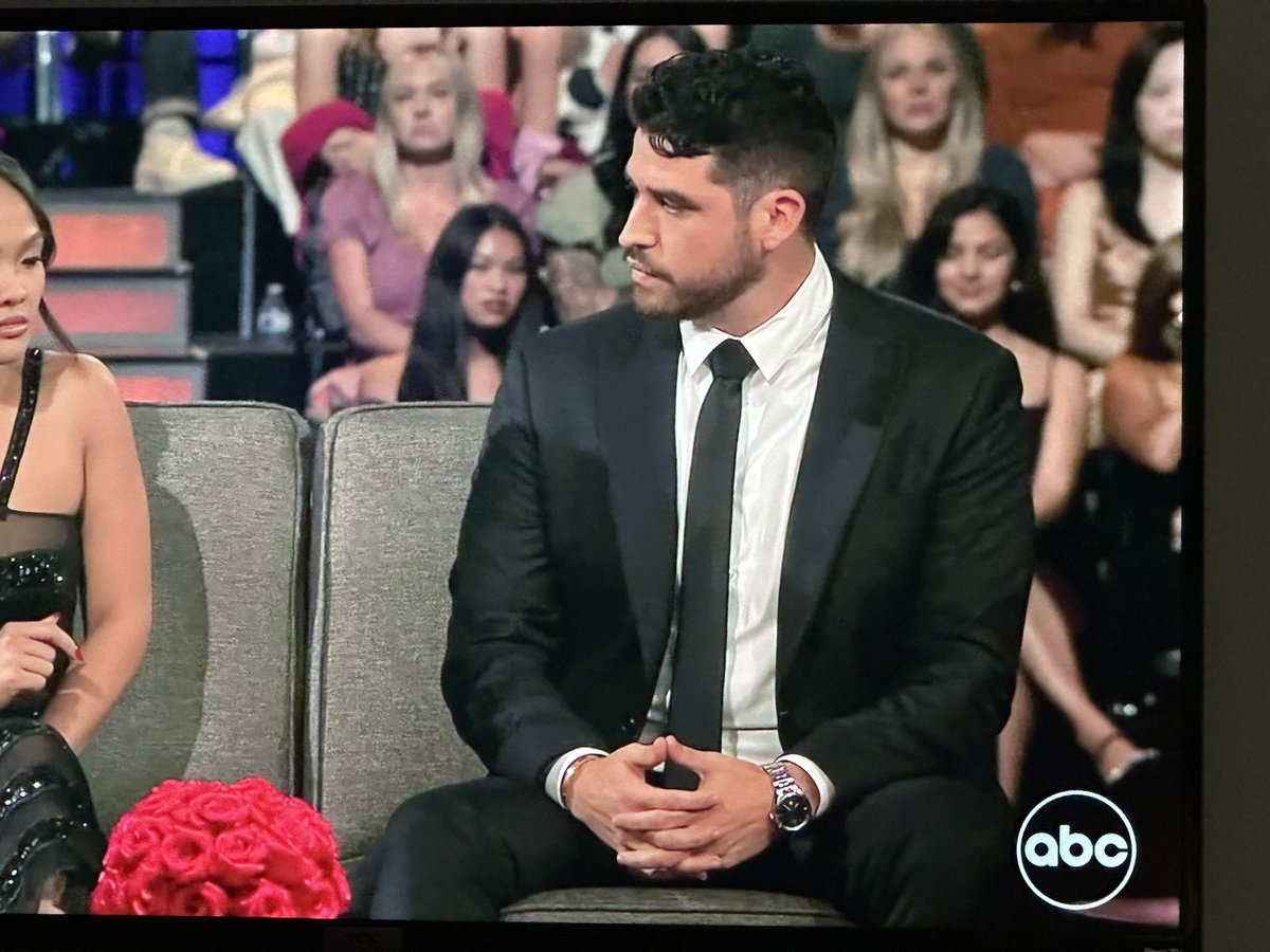Devin is an absolute piece of shit waiting to give Jenn the decency of a fucking CONVERSATION after ending an ENGAGEMENT until the cameras were rolling. 

#thebachelorette #bachelorette