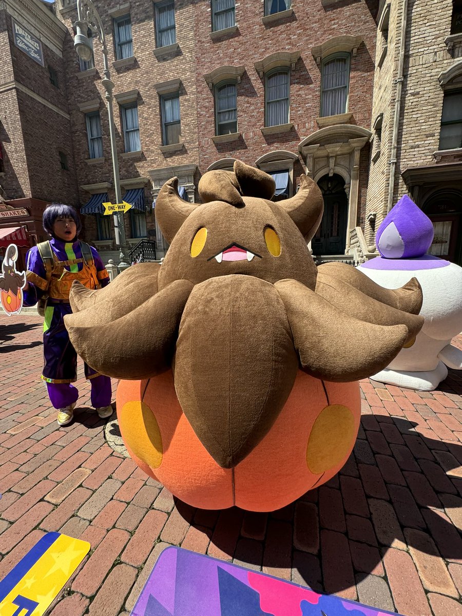 tdrexplorer's tweet photo. You can meet Litwick and Pumpkaboo at Universal Studios Japan for Halloween 😭 I love them so much. https://t.co/OPNFBftny7