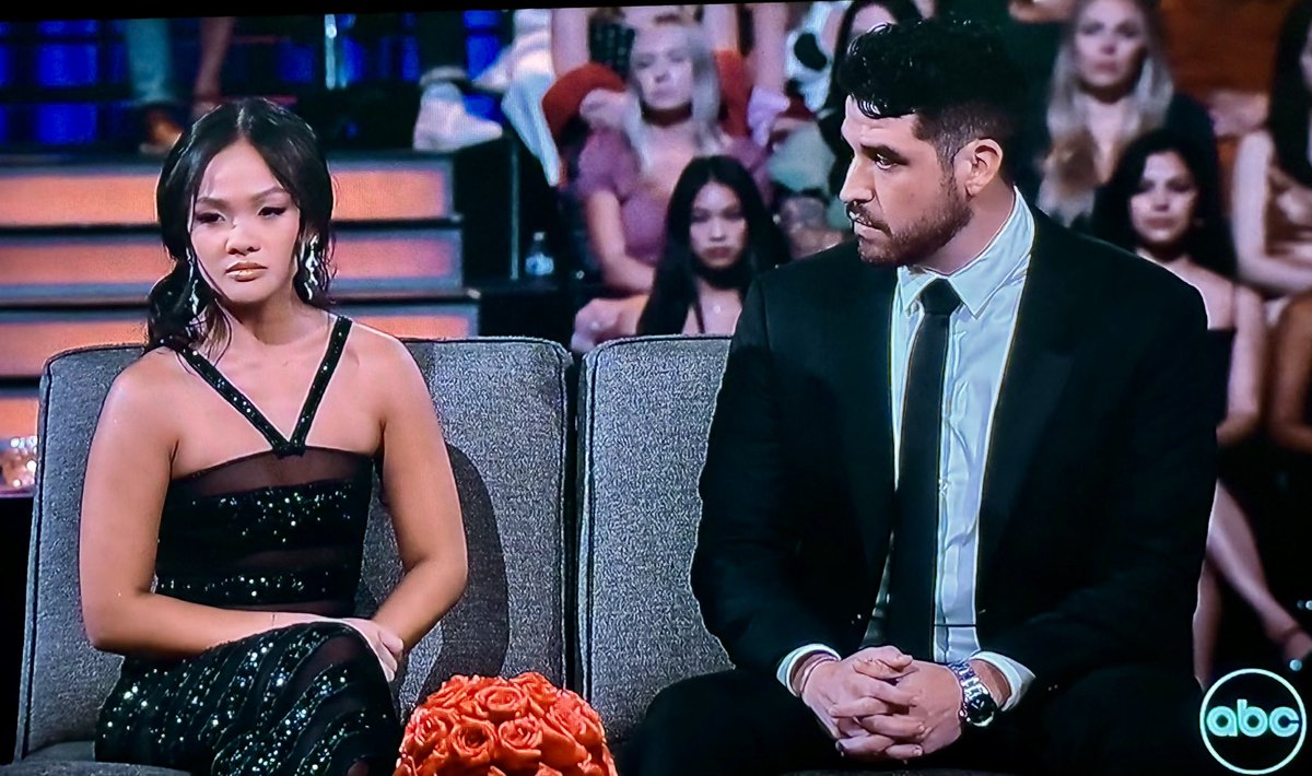 Bitchelorette_'s tweet image. well we had a good run

#TheBachelorette