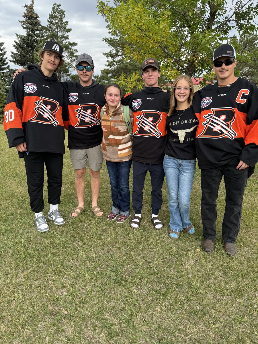 Back to school! 
.
We hope all of the students and teachers had a great first day! Our players enjoyed helping out at crosswalks and welcoming students back to school!
.
#BorderCityBuilt