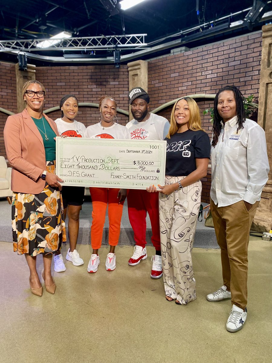 Thank you to the Finney Family First Foundation for the generous donation of $8000 to the I.C. Norcom tv production program. 💵💵🥰🥰 <a href="/ebracyPPS/">Dr. Elie Bracy III</a> <a href="/DrJamelGibson15/">Jamel Gibson, Ph.D.</a> <a href="/PortsVASchools/">Portsmouth Schools</a> <a href="/FinneyFamilyFF/">Finney Family First Foundation</a>