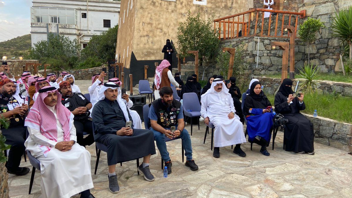 TGCA2030's tweet photo. يتبع
كانت زيارة موفقة شكرا لمن خطط ونسق لهذه الزيارة وهما المرشد السياحي الاستاذ سليمان المالكي  وكذلك المرشدة السياحية الاستاذه هيا العسيري مع بعض الصور من الزيارة@tna_media24 @Saudi_MT https://t.co/OxbdG0ypkM