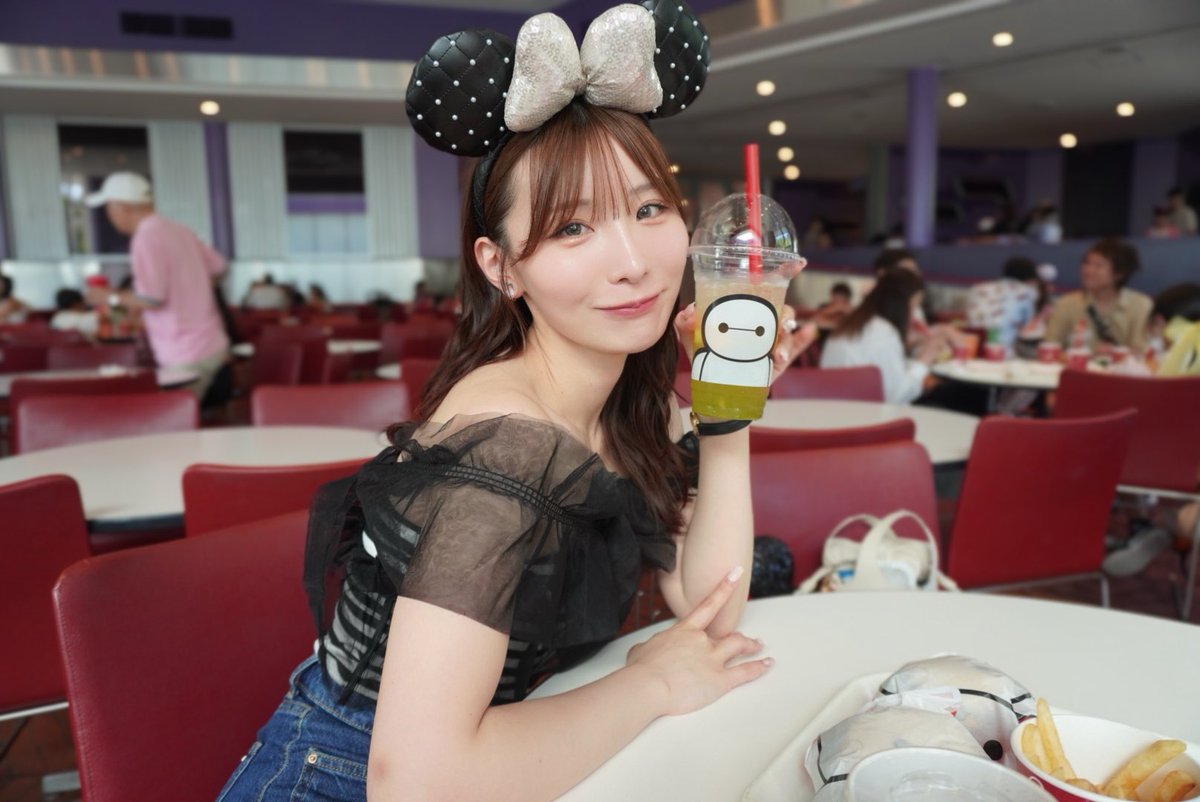 禁止看別人！🏰🖤 https://t.co/KgAosrr9mR
