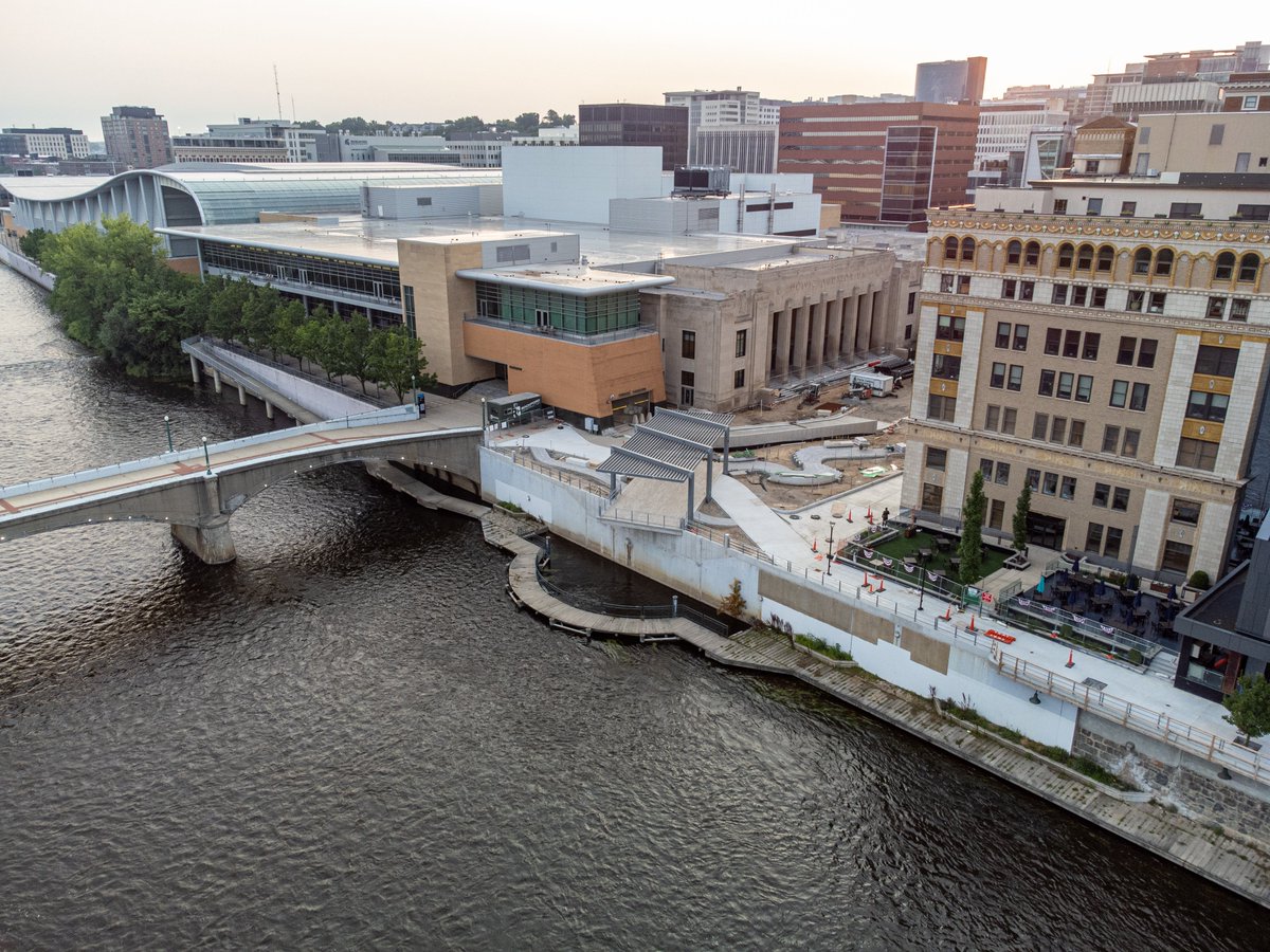 GrandRiverFront's tweet photo. Lyon Square renovations are underway! 🚧🏗️
Lyon Square is just one piece of the effort to revamp Grand Rapids’ entire riverfront. The project includes new green spaces, improved accessibility, and a covered river overlook, transforming the area into a 4-season destination. https://t.co/gYPMfkBJiH