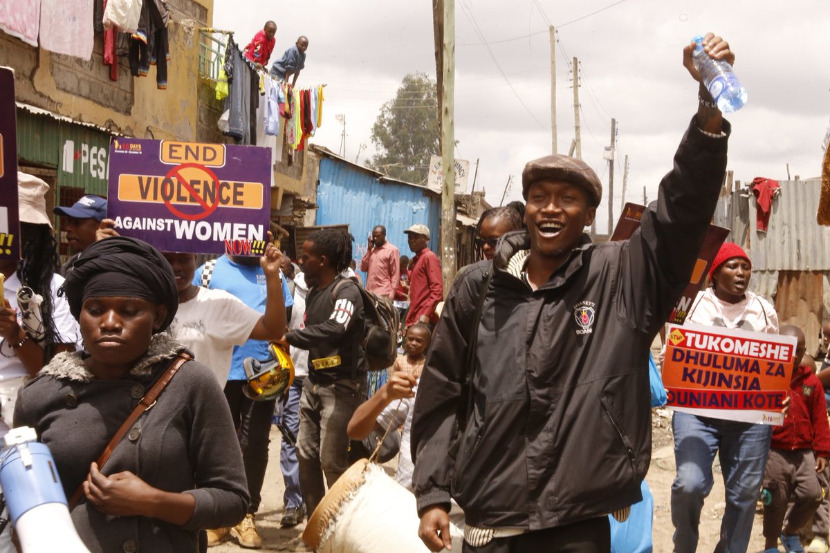 BashoshoT's tweet photo. Saturday was definitely a day to remember as we took to the street with three powerful street theatre performances on GBV and Mental health,the receptiveness from the community and the coordination from our partner @hesedafrica was top notch..ASANTENI SANA 
#BreakTheSilence https://t.co/5dt6n4cLBK