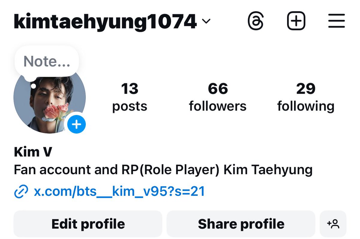 BTS__KIM_V95's tweet photo. Hey My Gorgeous Army🌟 
If you want to connect on IG too, follow me at [@kimtaehyung1074].Let’s stay in touch and share some good vibes! 📸✨ 
Just a heads up—I’m not available for private messages, but feel free to drop a comment on my posts! #IGfam 
Thanks 😊💜 https://t.co/NKObXgOeLl
