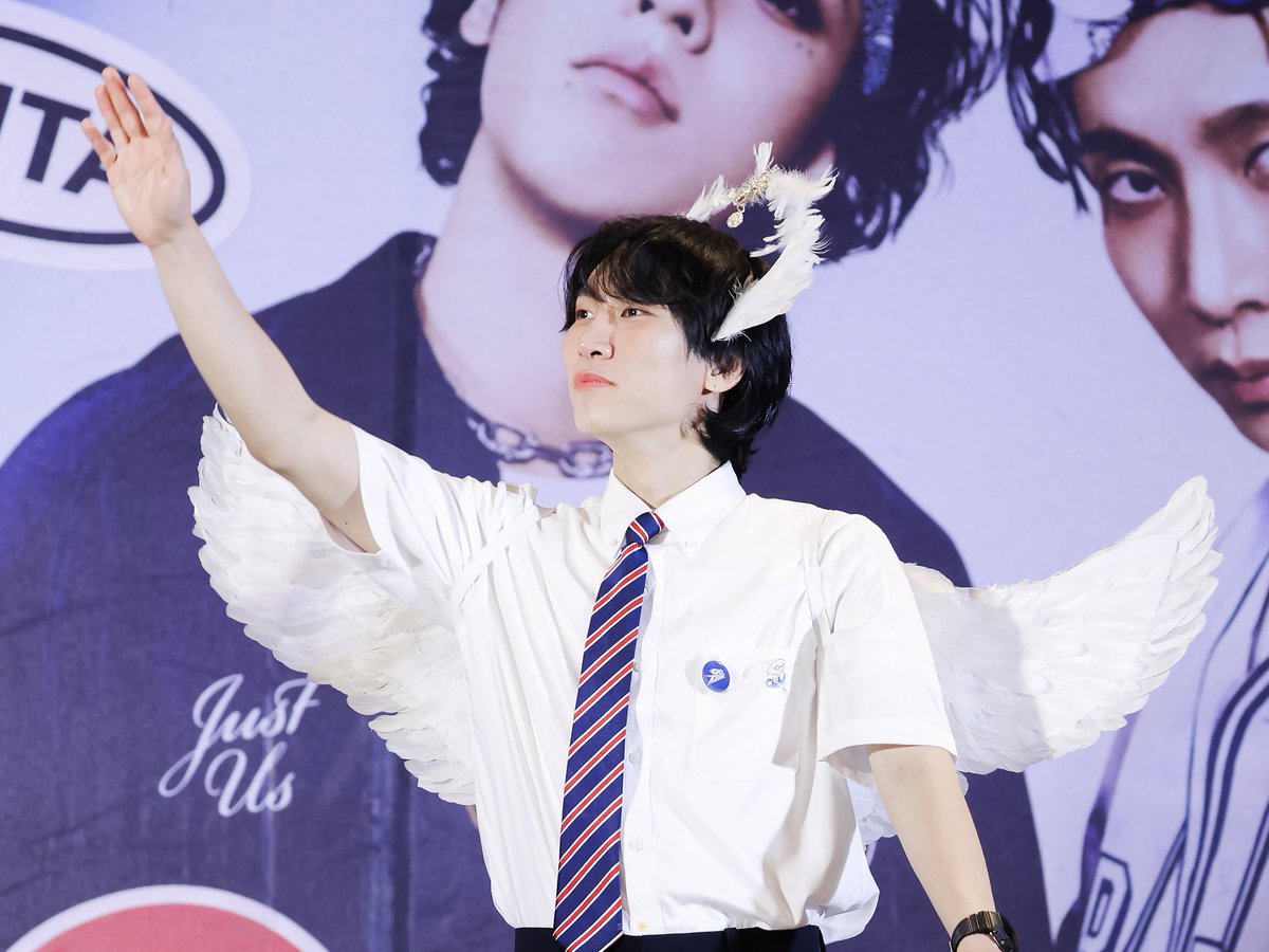 240901 

천사인데..왕자님이심..🫶

#서은광 #은광 #비투비 #BTOB #구공탄 <a href="/BTOB_SEKwang/">서은광</a>