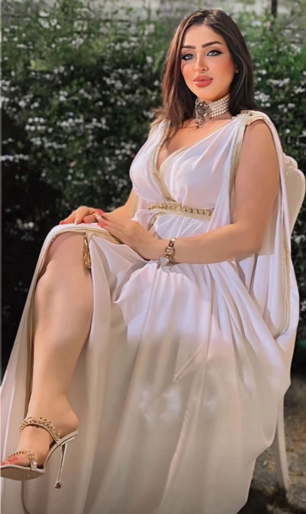 تصبح الحياة أكثر سلامًا عندما لا تعد مهتمًا بأحد وتصبح وحدك.