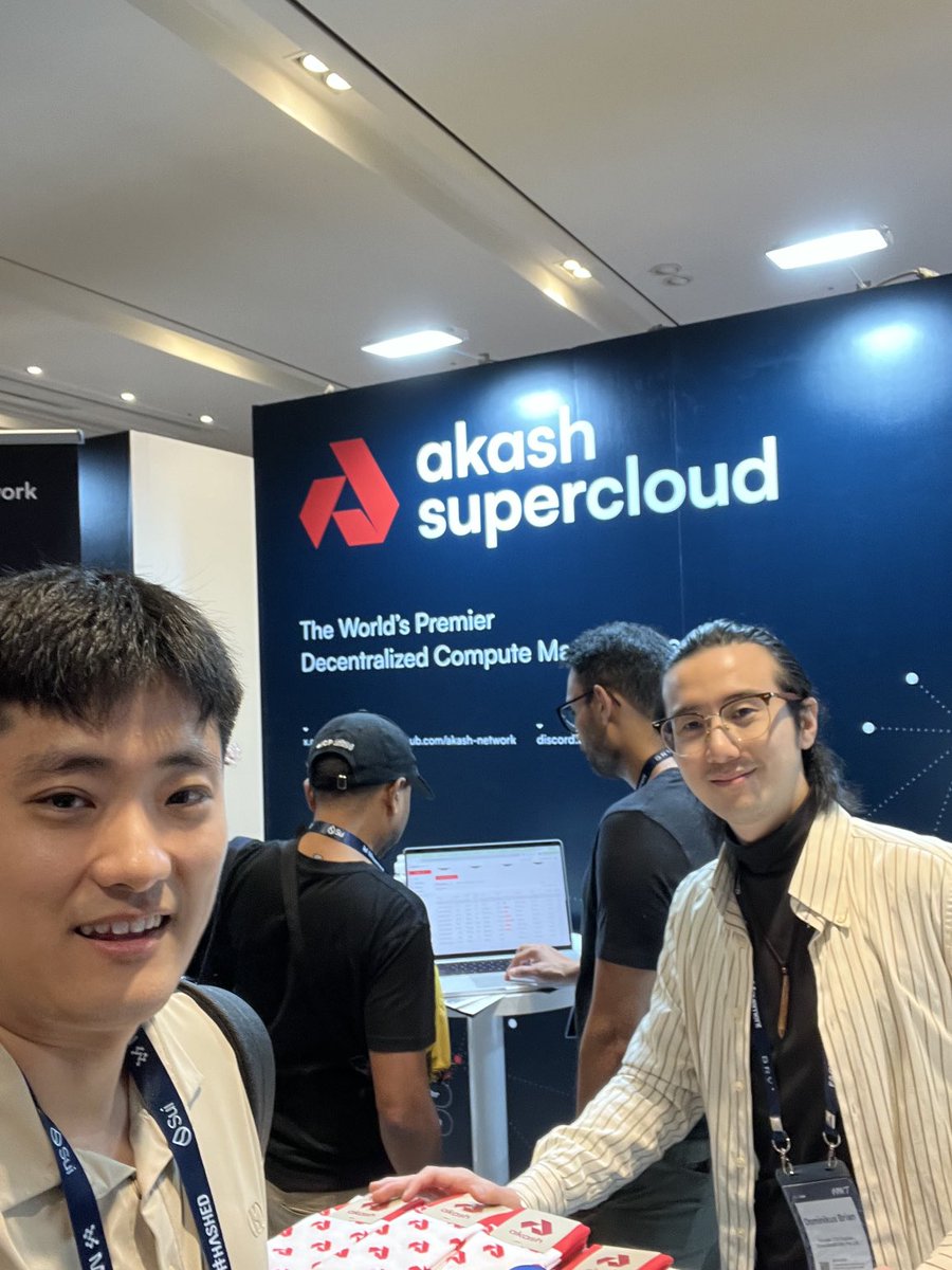 psi3's tweet photo. ⁦@akashnet⁩ good to meet you guys https://t.co/jhXRQzLk7p