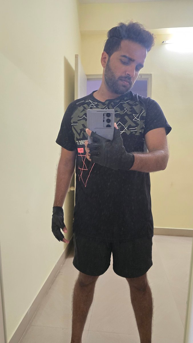buildwithadi24's tweet photo. 100DaysUnchained - #DAY3 

Extreme pain but could still manage the basics of the day

These 100 days are meant to transform me into my best version - I am already in that zone.

- 14,000 steps + 75 minutes of Chest and Triceps

- Read the chapter on Stress & Sleep from @BrainRulesBooks (multiple experiments on productivity based on sleep in last 60 years)

- Experimented with @StabilityAI while revising some of my programming basics

And that's a teddy froth waiting to be devoured

#100DaysUnchained
