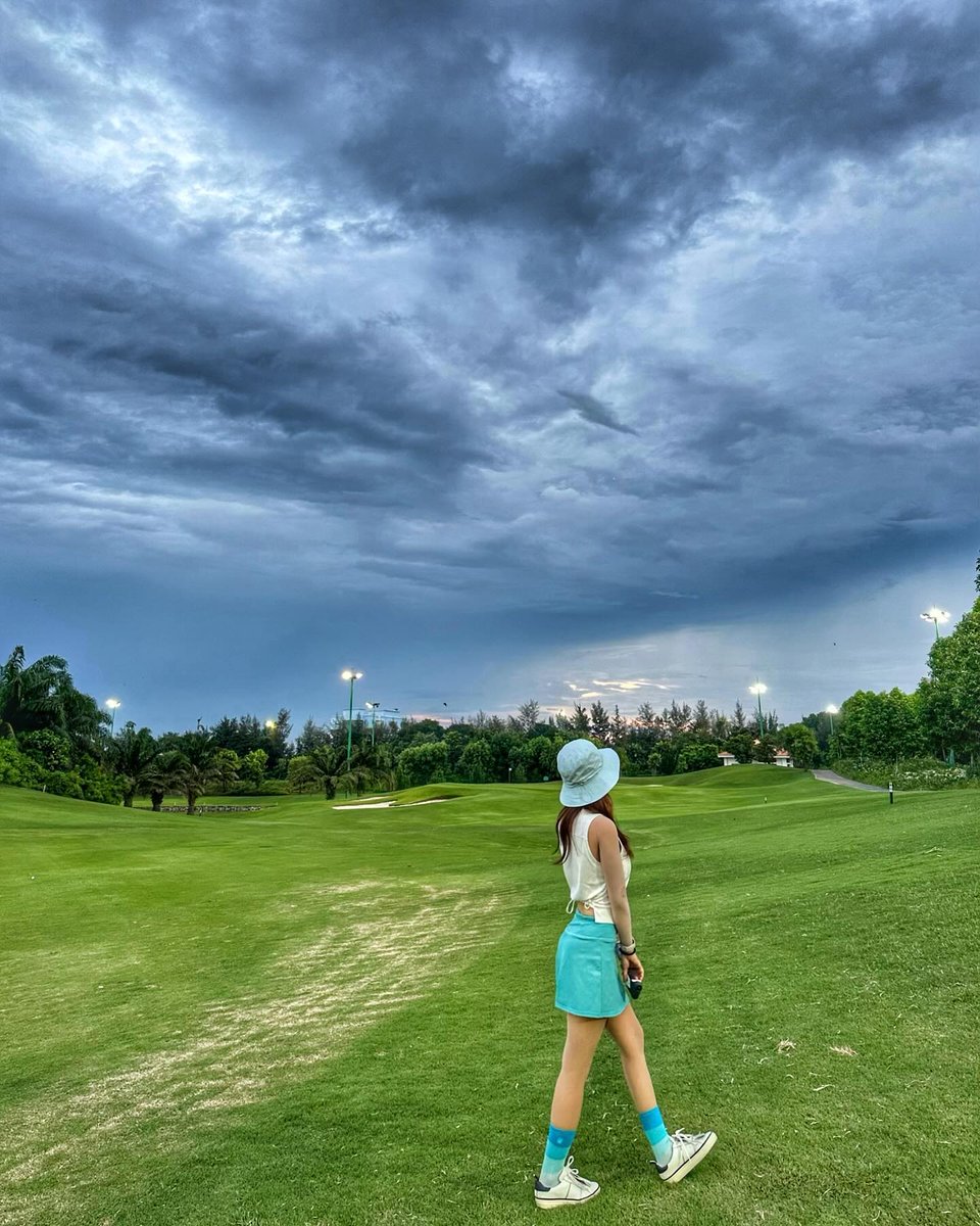 Hsay21896481's tweet image. 다음에 오면 꼭 완주 할게 …. 🩵💙

#골프 #골프스타그램 #골프스윙
#골프패션 #골프웨어