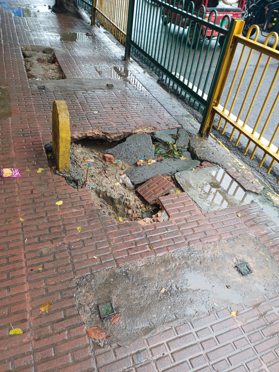 <a href="/CeoNoida/">CEO, NOIDA Authority</a> <a href="/dmgbnagar/">DM NOIDA Gautam Buddha Nagar</a> <a href="/myogiadityanath/">Yogi Adityanath</a> <a href="/NandiGuptaBJP/">Nand Gopal Gupta 'Nandi'</a> <a href="/noida_authority/">NOIDA Authority</a> <a href="/UPGovt/">Government of UP</a> <a href="/InfoDeptUP/">Information and Public Relations Department, UP</a> <a href="/CMOfficeUP/">CM Office, GoUP</a> <a href="/ChiefSecyUP/">S.P. Goyal, Chief Secretary, GoUP</a> <a href="/MoHUA_India/">Ministry of Housing and Urban Affairs</a> सर, IOCL/PDIL के साथ फुटपाथ की हालत सदा खराब रहती है। बड़े-बड़े गढ्ढे रहते है। फुटपाथ में नाले पर कवर टूटे/खराब क्वालिटी के है, टूट कर नाले में गिर जाते हैं। यात्रियों को गंभीर चोट लग सकती है। इस फुटपाथ को सैकड़ों लोग यूज़ करते हैं। इसे सीरियसली लें और सेफ्टी के लिए रिपेयर कराएं।