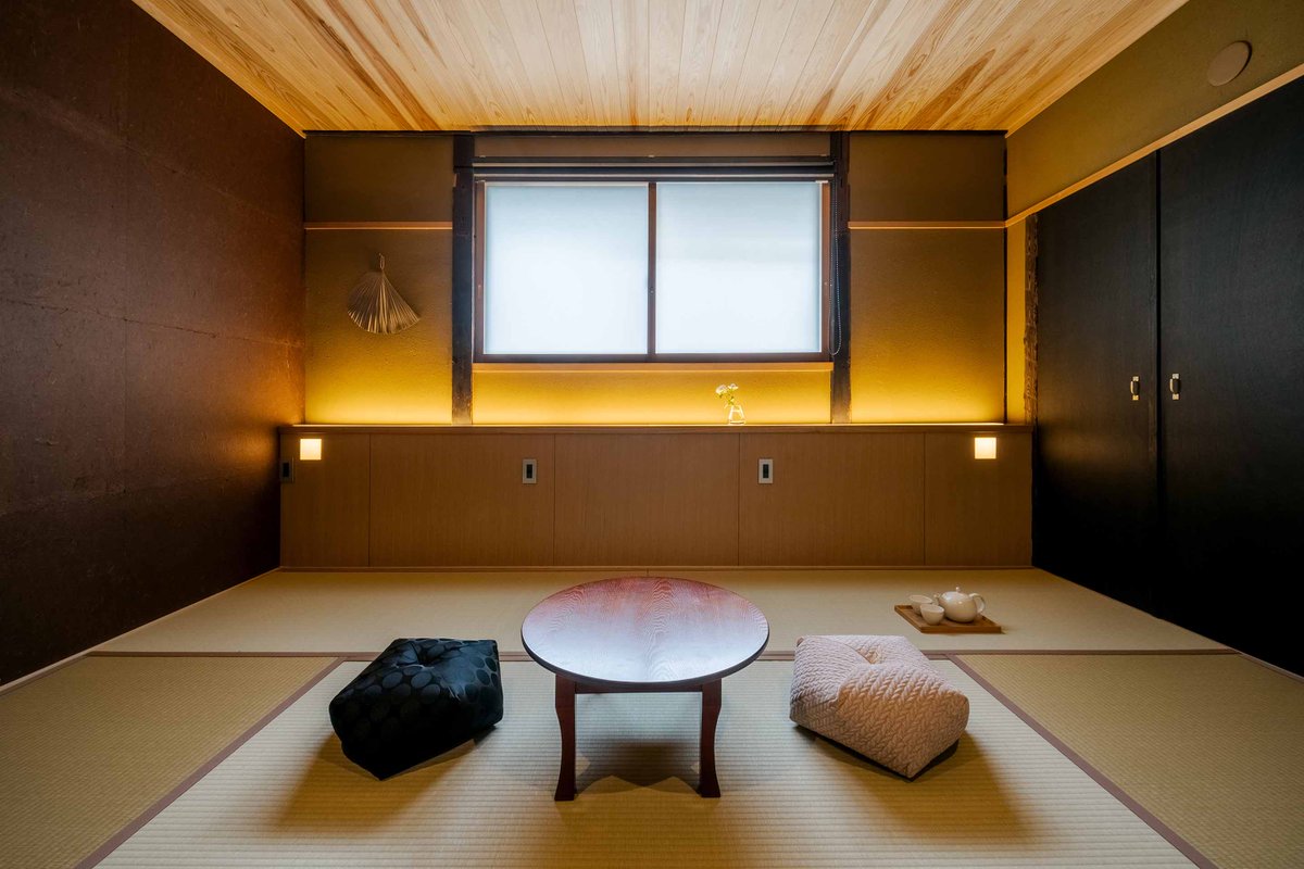 ＼ 世界遺産・西本願寺すぐ目の前に京町家宿オープン ／

古都の歴史を刻んだ西本願寺の総門すぐそばの一棟貸し町家宿「町家レジデンスイン京都 西本願寺 いづき」がOPEN✨二条城や金閣寺へのアクセスも抜群！期間限定 10%OFF特別プランのご予約受付中です🉐

🔻詳細はこちら
kyoto-machiya-inn.com/jp/accommodati…