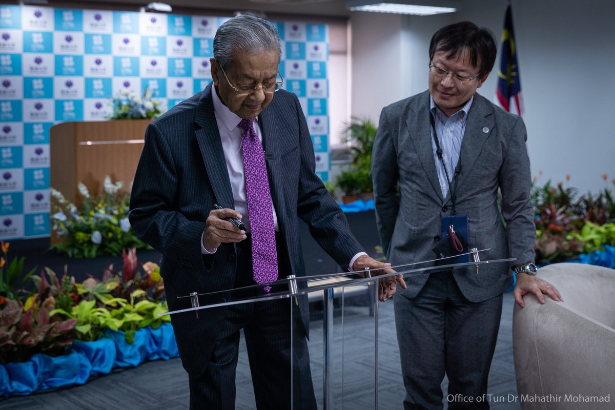 chedetofficial's tweet photo. When I visited Tokyo in 2018, I mooted the idea of having Japan open its first university branch in Malaysia.

Finally, today, I attended the opening of Tsukuba University, here in Malaysia, the first Japanese University to open outside of Japan. I am glad that this has come to fruition.

When this idea was discussed with the late Shinzo Abe, the Japanese Prime Minister then, it was to enable Malaysian and southeast Asian students access to Japanese education at a lower cost.

Apart from acquiring knowledge, the establishment of a Japanese university is intended to impart  Japanese cultural values and the Japanese way of doing things, the discipline, hard work, dedication etc.

The culture of a people will determine whether they succeed or fail. I strongly believe in this when I  went to Japan for first time in 1961.

Japan at that time had just recovered from war and were busy preparing the country to host the 1964 Tokyo Olympics. They were working very hard even at that time to rebuild the country and eventually they became an economic power.

I was very impressed by the Japanese discipline and culture of hard work. I believe that if we adopt some of these values, we too can achieve success as how the Japanese had succeeded.

That was also why the "Look East Policy" was introduced. And after some 40 years, thousands of students have benefited from studying in Japan, and so too, Malaysia.

Today, we are taking another step forward with the setting up of this Tsukuba University in Malaysia. The mutual benefits from this is immense and I would like to congratulate the first batch of 13 students, both from Malaysia and Japan.

This exchange will serve not only to foster academic growth but also strengthen cultural ties between Malaysia and Japan.

Thank you very much and congratulations to the government of Japan for their support towards the setting up of Tsukuba University in Malaysia (UTMy).