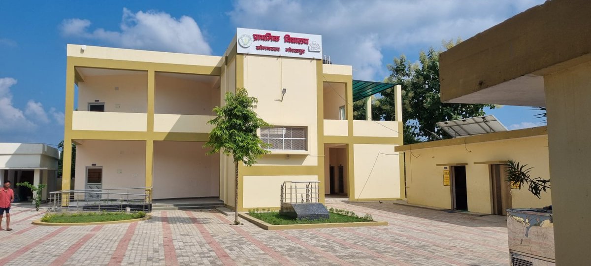 DattRajeev's tweet image. गोरखपुर सोनबरसा गांव में गोरखपुर विकास प्राधिकरण द्वारा निर्मित स्मार्ट प्राथमिक विद्यालय भवन, 6 सितंबर को मुख्यमंत्री योगी आदित्यनाथ इसे लोकार्पिक करेंगे, इनका निर्माण #HURL के सीएसआर फंड से किया गया @myogiadityanath @GkDAGorakhpur @AnandVardhanIAS