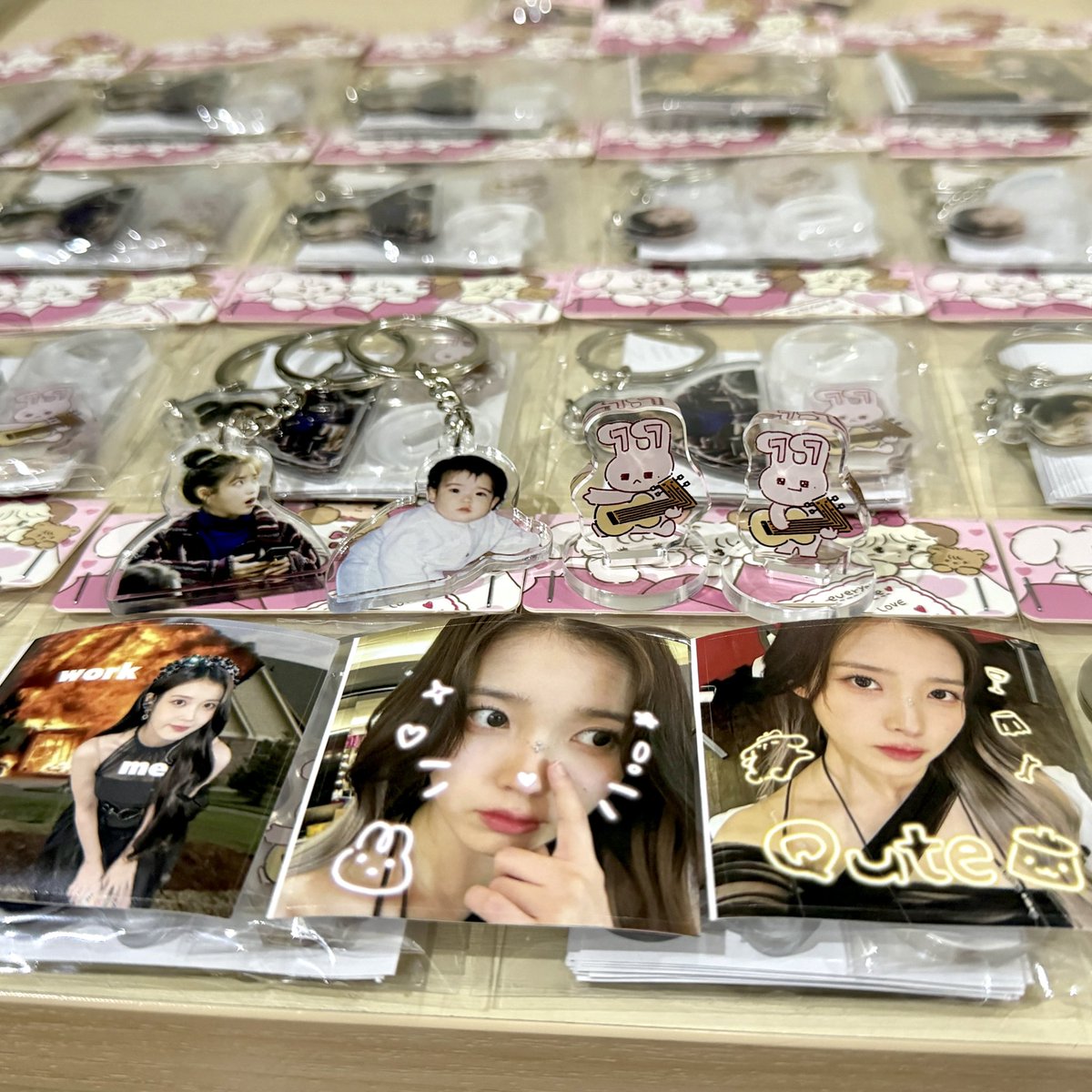 wonwoonunu64's tweet photo. 💜IU THE WINNING ENCORE CONCERT
🐣아이유 상암 앵콜콘 나눔
🎁3cm Luc77y Acrylic Stand (random 1)
      4cm IU Acrylic Keyring (random 1)
      Sticker Set (5 each)
📅Sep 21
🥰Feel free to dm me if you’d like to share yours with me~
#아이유상암콘나눔 #아이유콘서트 https://t.co/to0P7Gq9eo