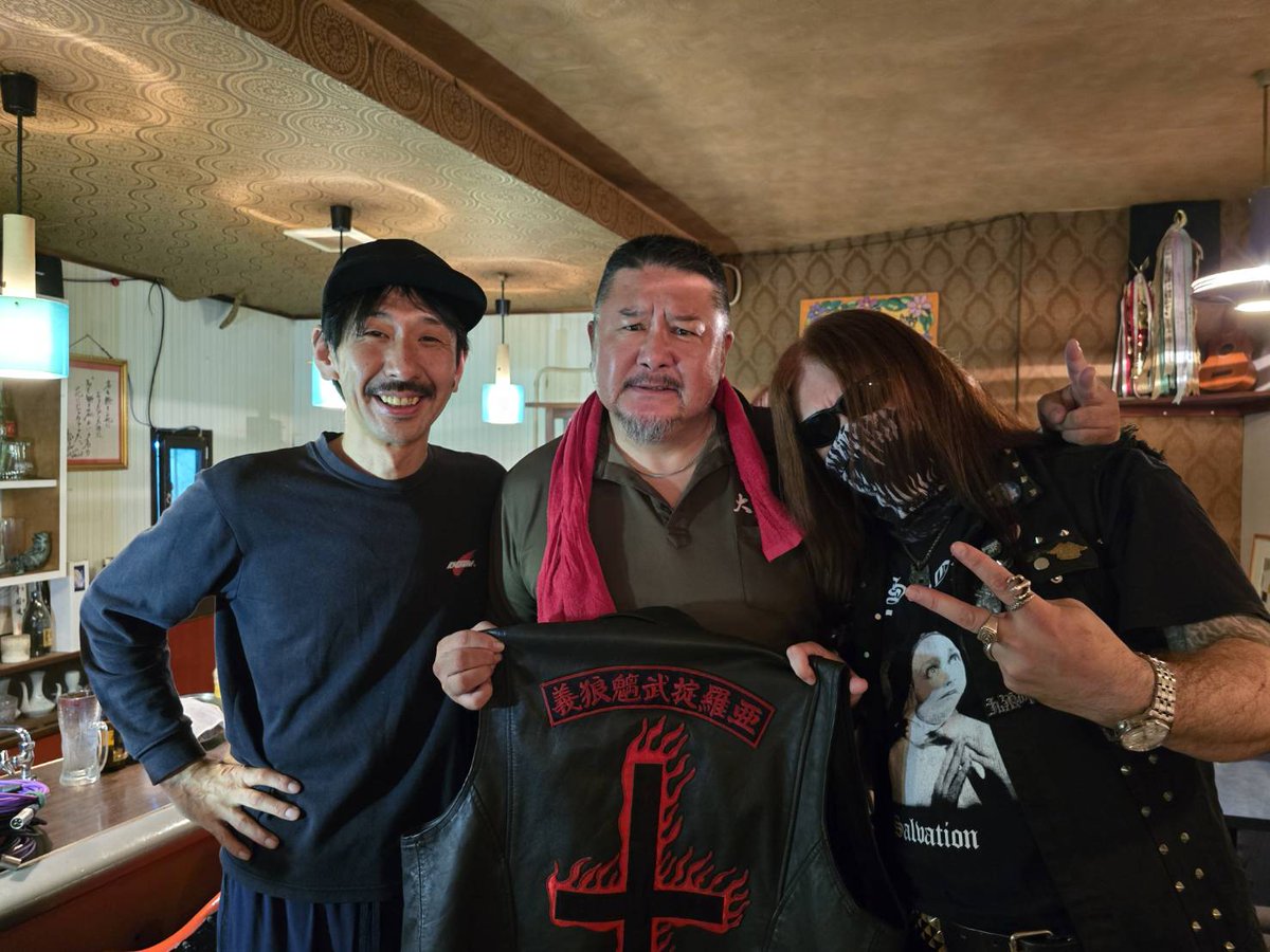 guillotine963's tweet photo. ギロチンテラー吼流魅
『BATTLE ZONE Channel』#6
Special Guest
WILL(SSORC/HAZARD/exGUILLOTINE TERROR)
https://t.co/DWJnqyQUki
HARDCORE/BLACK METALからプロレス話まで、完全に楽屋状態🤣
次回は10/1(火)Special Guest
RAISE A FLAG家富
#guillotineterror #hardcore #battlezone #ssorc #家富 https://t.co/7gWDQ5rBns
