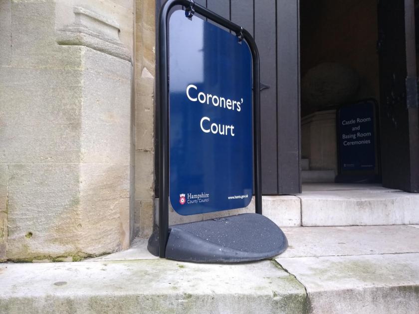 Inquest opens into death of woman discovered unresponsive in her house dlvr.it/TCnXhn