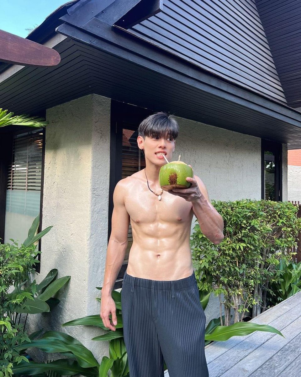 deebets01's tweet photo. อยากกินน้ำมะพร้าว 🥥💦
📲https://t.co/PyFsj3r3rY
📳𝐋𝐈𝐍𝐄 𝐈𝐃 : @085bxaqe

#นายแบบ #วาร์ปผู้ชาย #เซ็กซี่ #ผู้ชายหล่อบอกต่อด้วย #หนุ่มหล่อโดนใจ  #หนุ่มหล่องานดี #ผู้ชาย��ล่อ #ผู้ชาย #กล้ามโต #แจกวาร์ปผู้ชาย https://t.co/3kvYCDRMcY