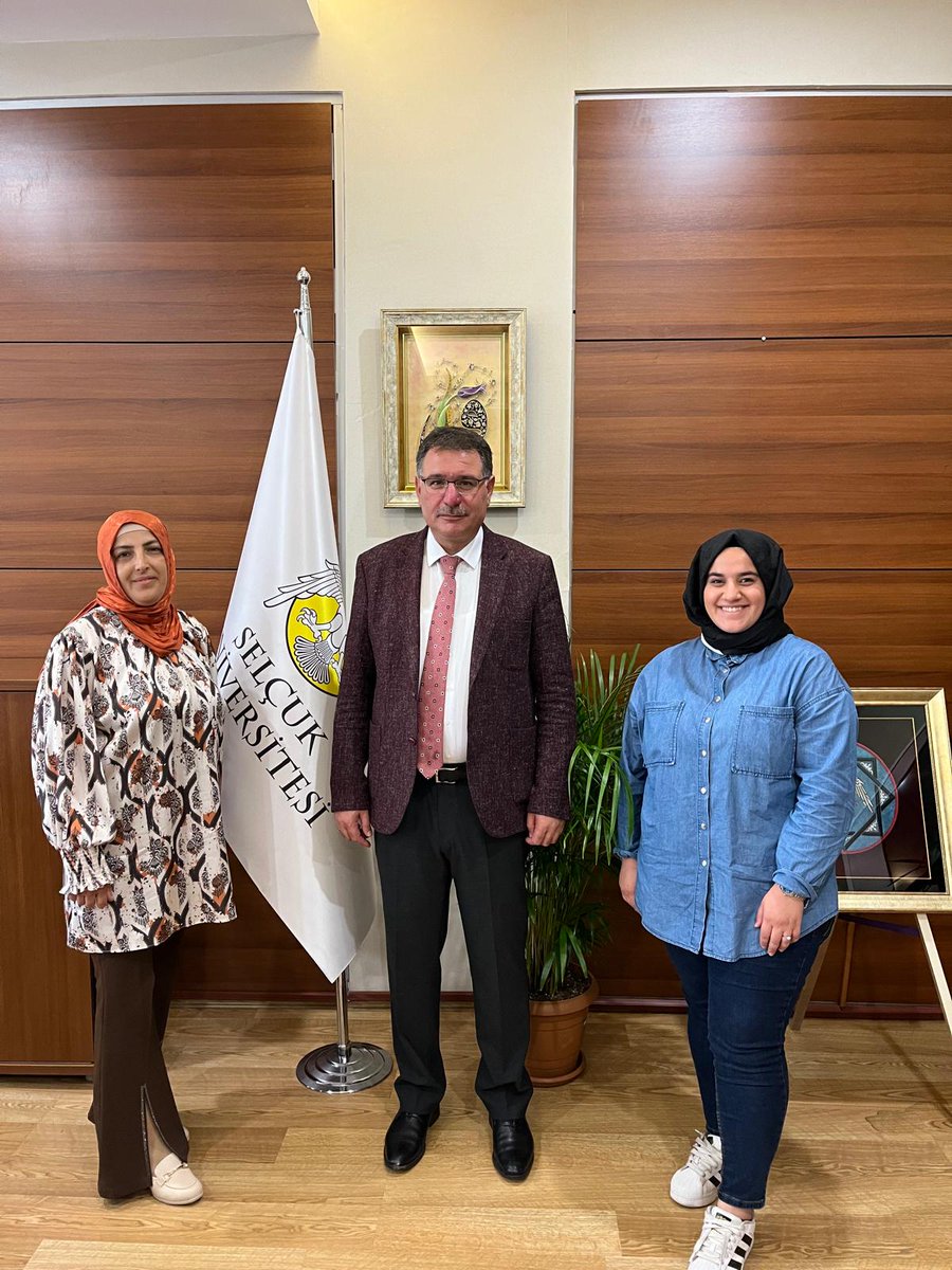 semagunbas's tweet photo. Atadan geleceğe tohum Anadolu kadın giri��imi kooperatifi olarak Selçuk üniversitesi rektör yardımcılığına atanan Sayın Prof.Dr. Zeki Bayramoğlu hocamızı ziyaret ettik.Her daim emeğe değer veren ,her bulunduğu makamın hakkını veren,sevgili hocam ..Allah görevinizi hayırlı kılsın. https://t.co/XwxHuIMOUf
