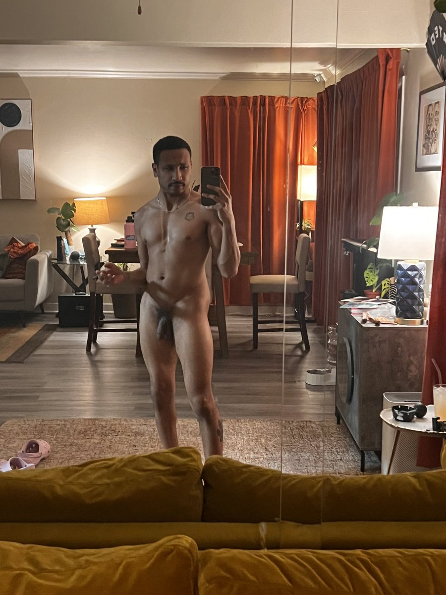 ReggieDicc's tweet photo. Oh hello 😏 https://t.co/xpaAGERbSh
