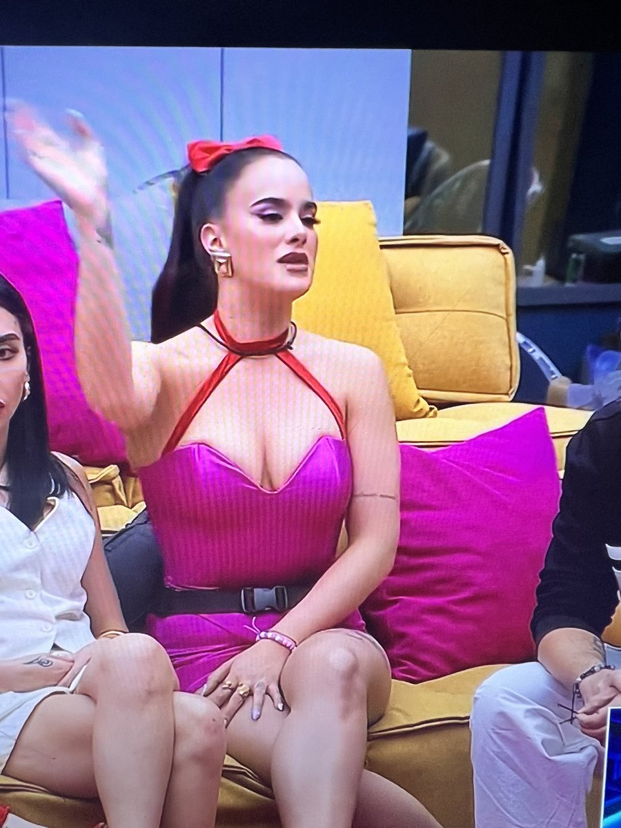 "Y que sigue haciéndolo, sigue viølęntandøme, sigue riéndose con esos temas, es una persona mīsøgina, te mereces esos adjetivos, muchas mujeres te lo van a repetir cuando salgas"
 —Gala 👏🏻 

 #lacasadeloafamososmx2 #LCDFMX #LaCasaDeLosFamososMx