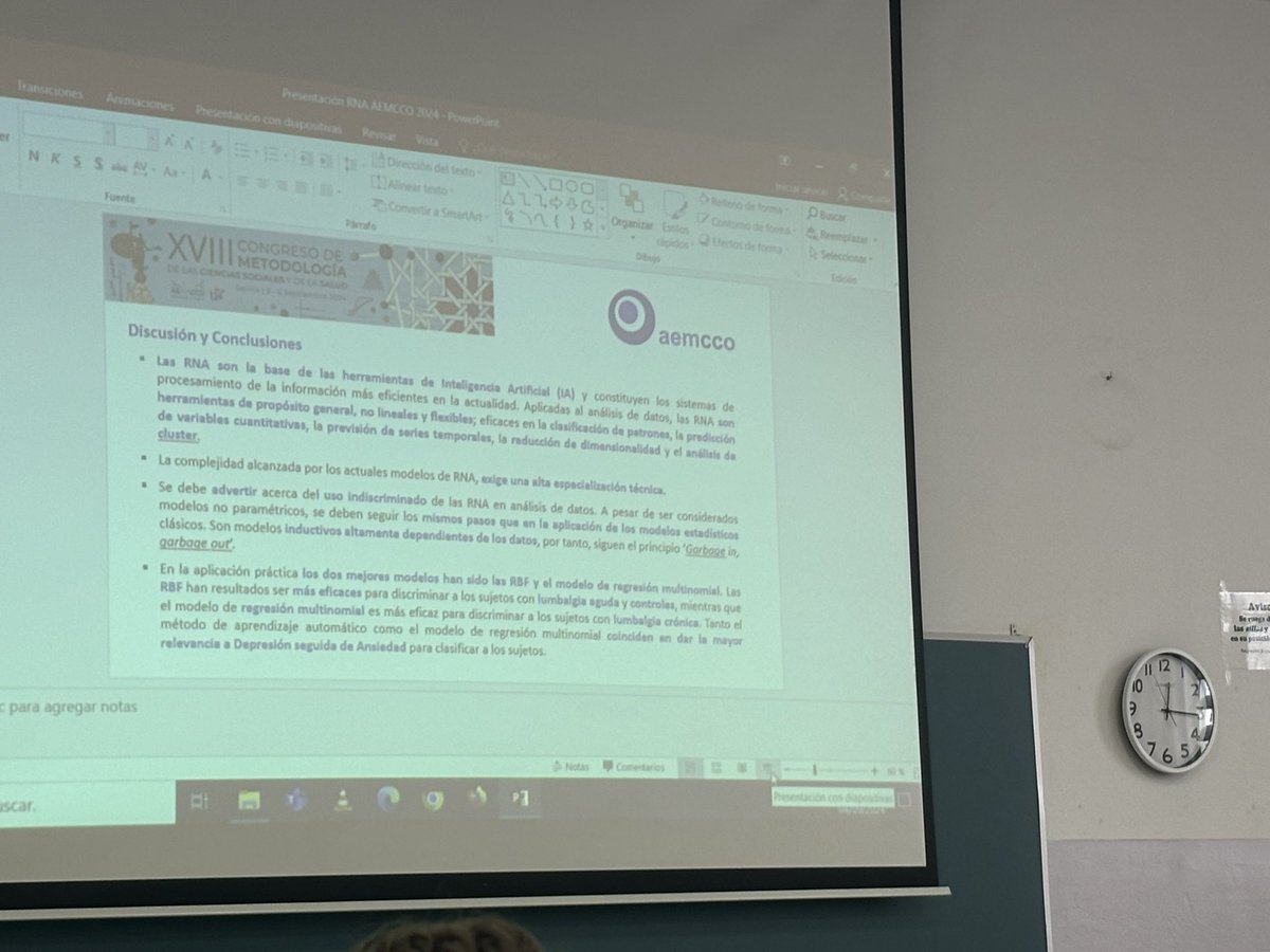 Disfrutando de la magnífica presentación del dr. Montaño “Redes Neuronales Artificiales aplicadas en Psicología en el contexto de la Minería de Datos”. Un trabajo muy interesante 🤩🤩 y un ponente que engancha y explica de manera realmente didáctica 👏👏. #AEMCCO_SEVILLA
