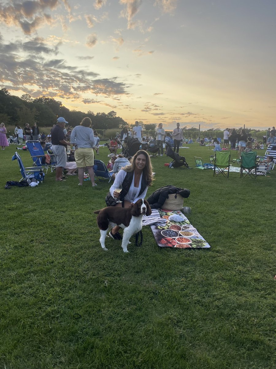 NPetallides's tweet image. #cheers 🥂 friends !!! #summer is my favorite time ..  #LaborDay2024  #vineyards #NOFO #longislandgirl   see you soon @SchwabNetwork   #LaborDay  now it’s cooler .. miss the #heatwave and #swimming already