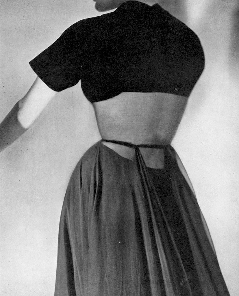 sadefinds's tweet photo. There's a reason why Azzedine Alaïa collected Madame Grès (1903–1993) garments. She was the queen of wrapped and draped dresses. https://t.co/PsEHE7ayyA