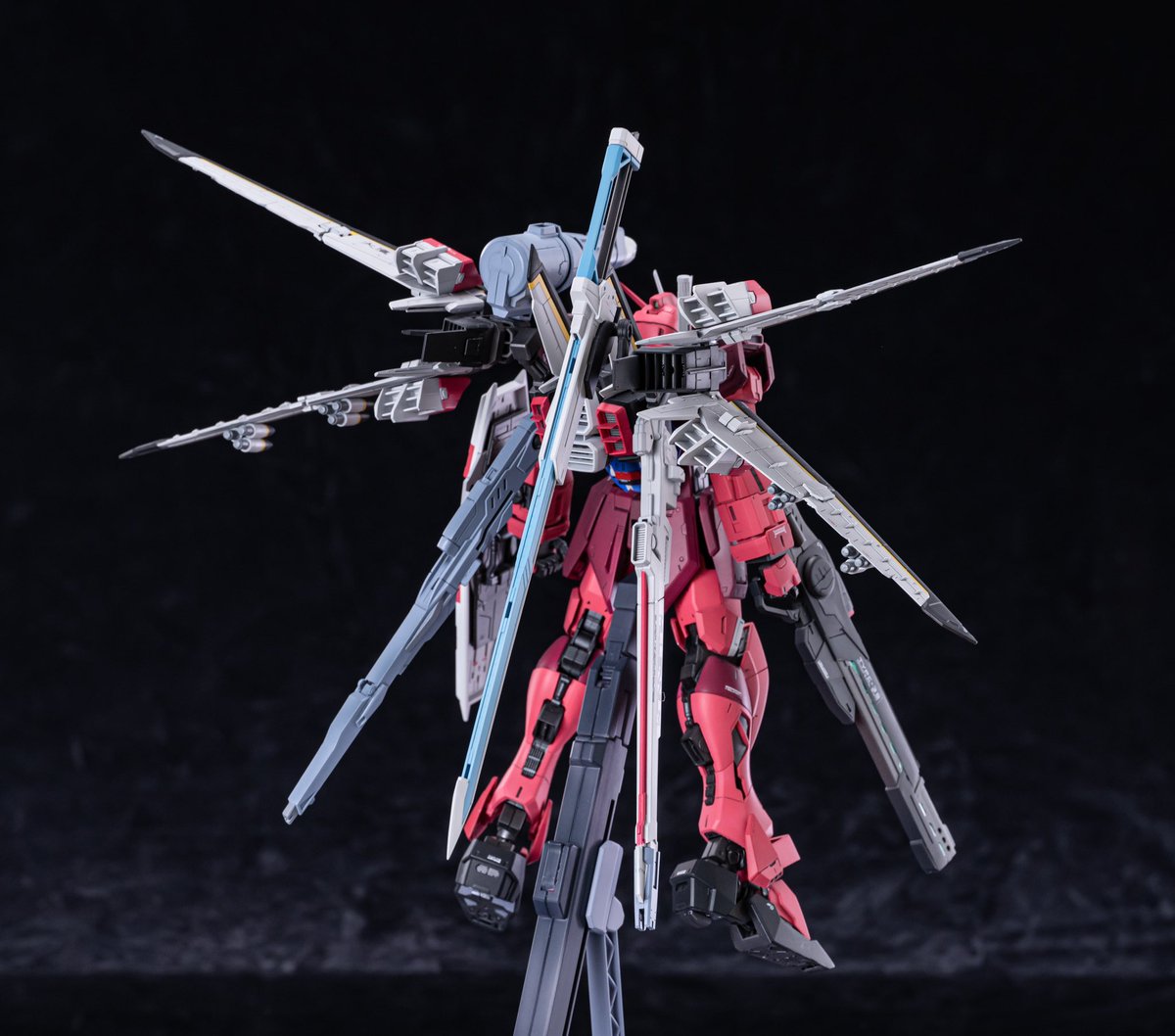 kinanosuke629's tweet image. 完成
-【ホークインパルスガンダムSPECII】-
SEEDFREEDOMのラストに登場して欲しいなと思い制作しました‼️
(設定リプにあります!)
今回撮影代行をらいなーマン@for_rinerさんにして頂きました😊
カッコよく撮って頂きありがとうございます!
⬇️詳細(1/4)
#ガンプラ
#ガンダムSEEDFREEDOM