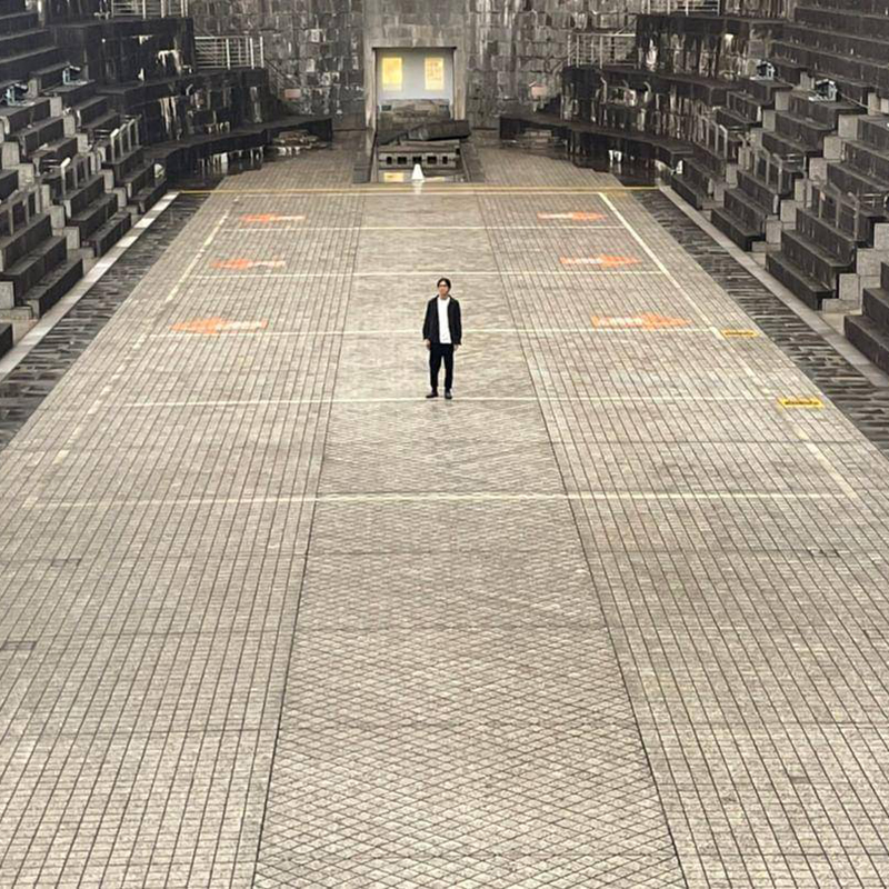 【9月17日 (火) Irrational】 
ディープリスニングにも長けたアヴァンギャルドな出演陣による精緻な構成と即興性による奇妙な一宴が開かれる。無秩序な音像に翻弄され、一瞬たりとも瞬きを許さない反芻される緊張。顕在意識を手放して、最深部へ陥落してみては。
entershibuya.com/schedule/irrat…