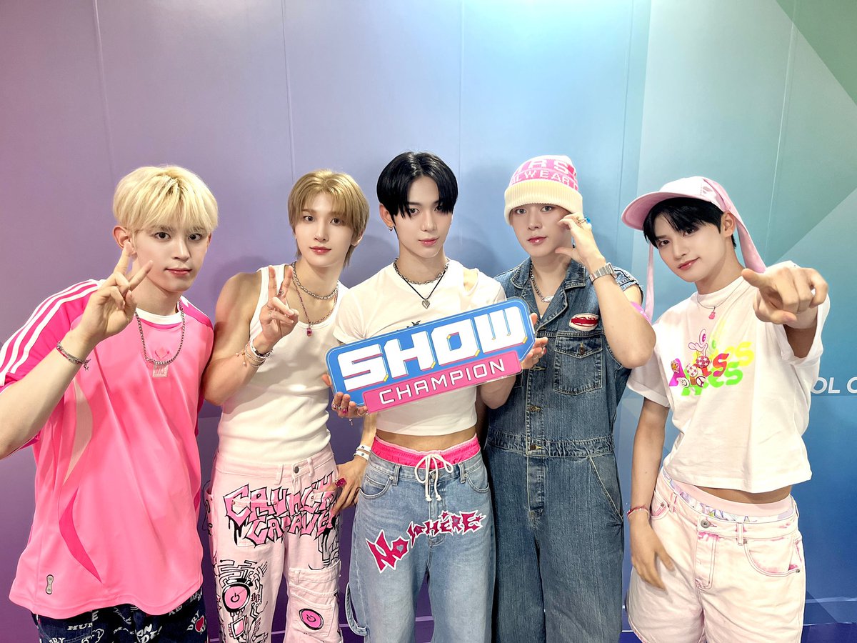 showchampion1's tweet image. 💬티비 보는데                
 나우즈 무대보다 잼없어

#쇼챔피언 오면 해줄께
쇼챔피언 오면 #NOWADAYS #Why_Not 있어
쇼챔피언 오면 미쳐 팔짝 어쩌나 하는 무대 보여 줄께

💬ㅋㅋㅋㅋㅋㅋㅋㅋㅋㅋ
쇼챔지기 왜 나 꼬셔

나우즈ㅜ 보고시퍼