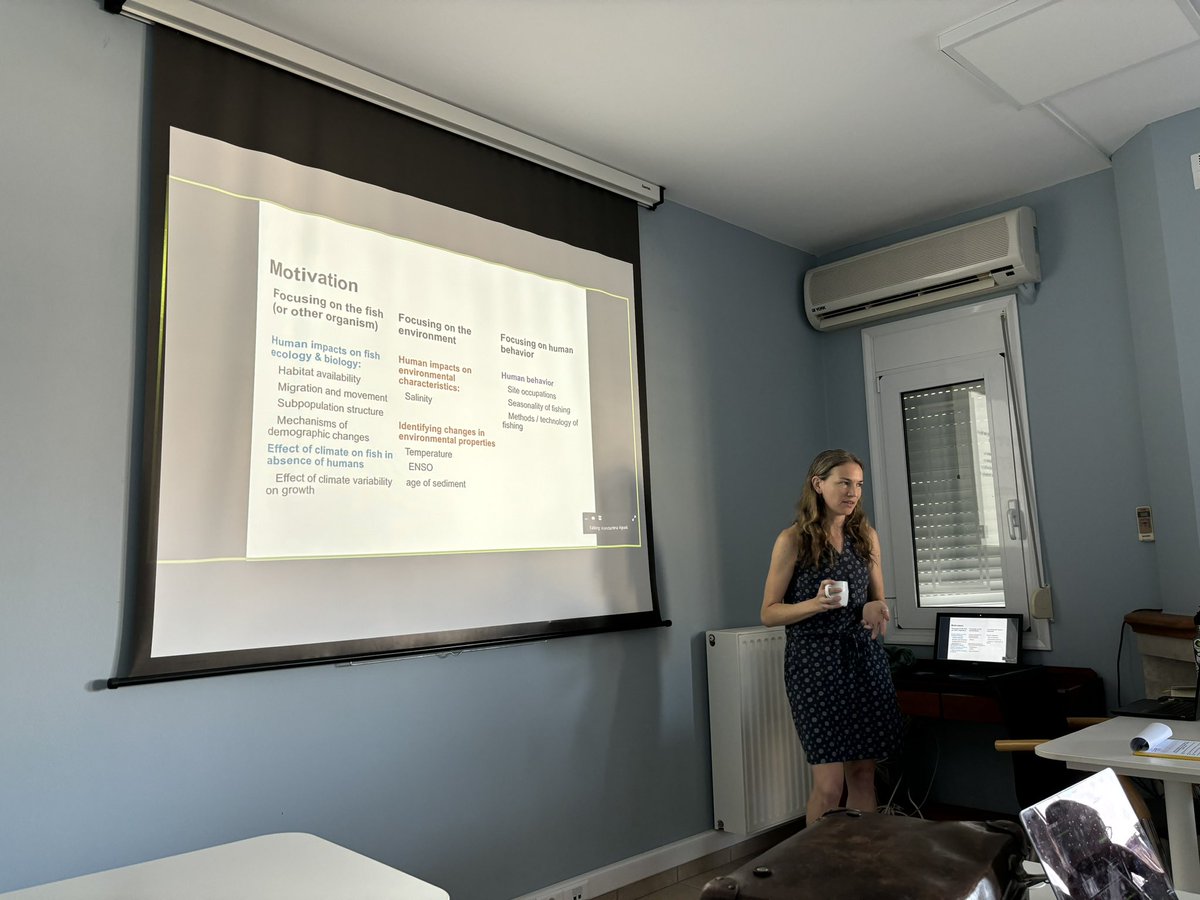 Jessica Lueders-Dumont starts the third day of our workshop with questions and applications of stable isotopes and sclerochronology <a href="/PAGES_IPO/">Past Global Changes</a> <a href="/maf_world/">Marine Animal Forest of the World</a>