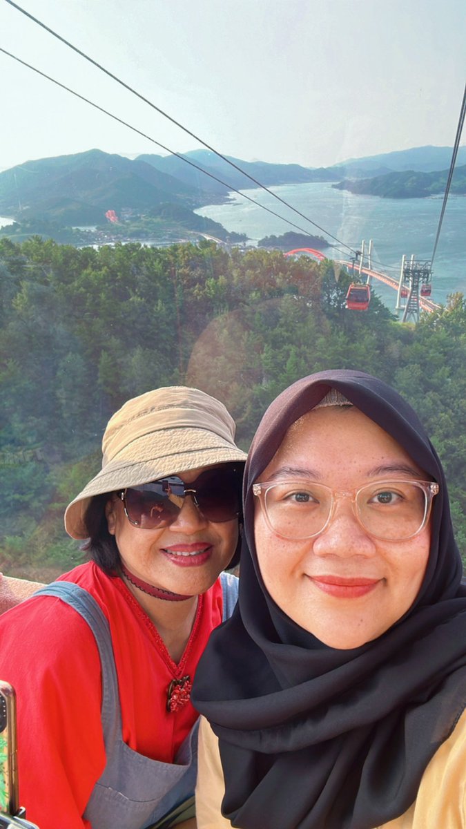 atika pragita tweet media