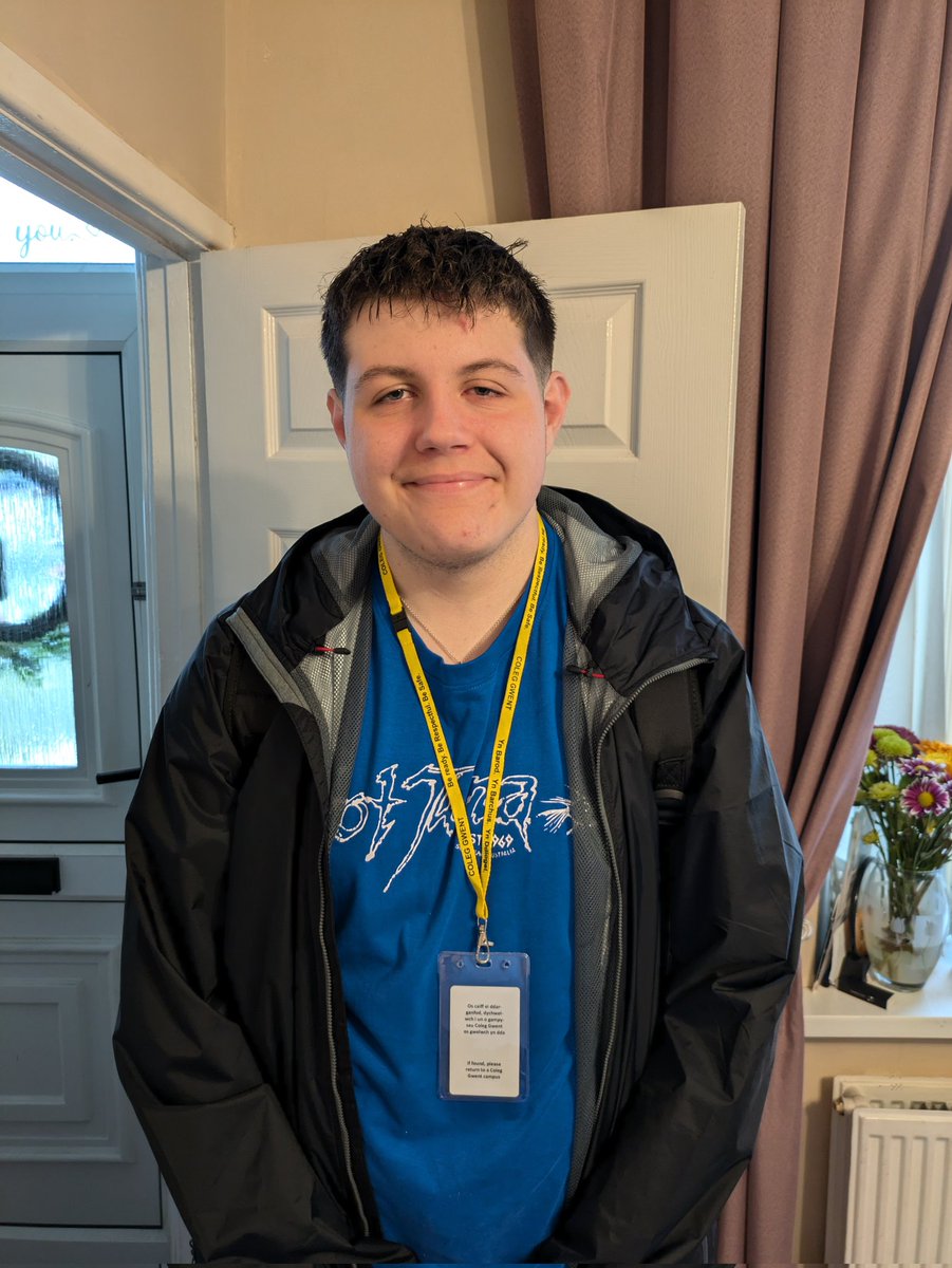 llananna's tweet image. That&apos;s my baby boy off to college #stoptime