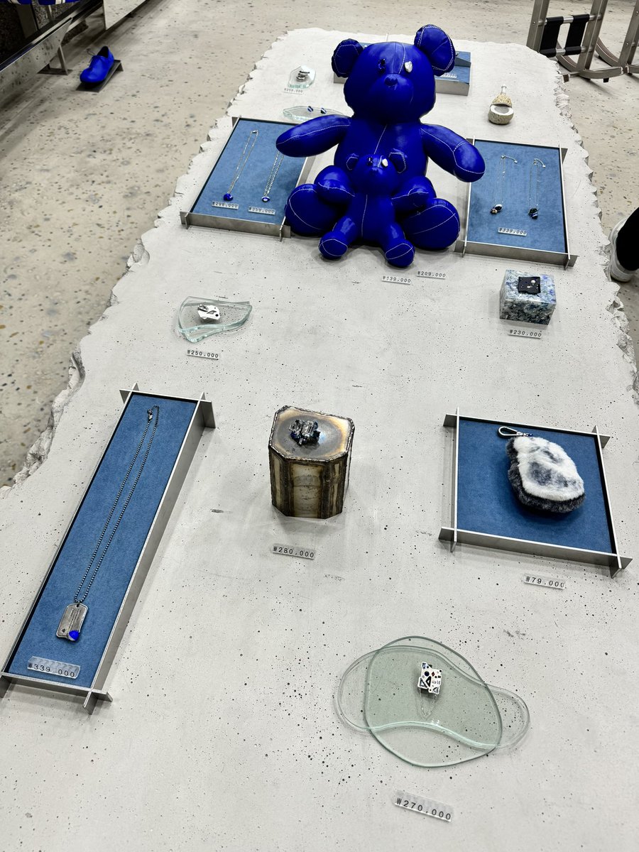 web3yukicrypto's tweet image. #Bitcoin 不让我自由！😂but I really like this #ADERERROR #ADER museum！